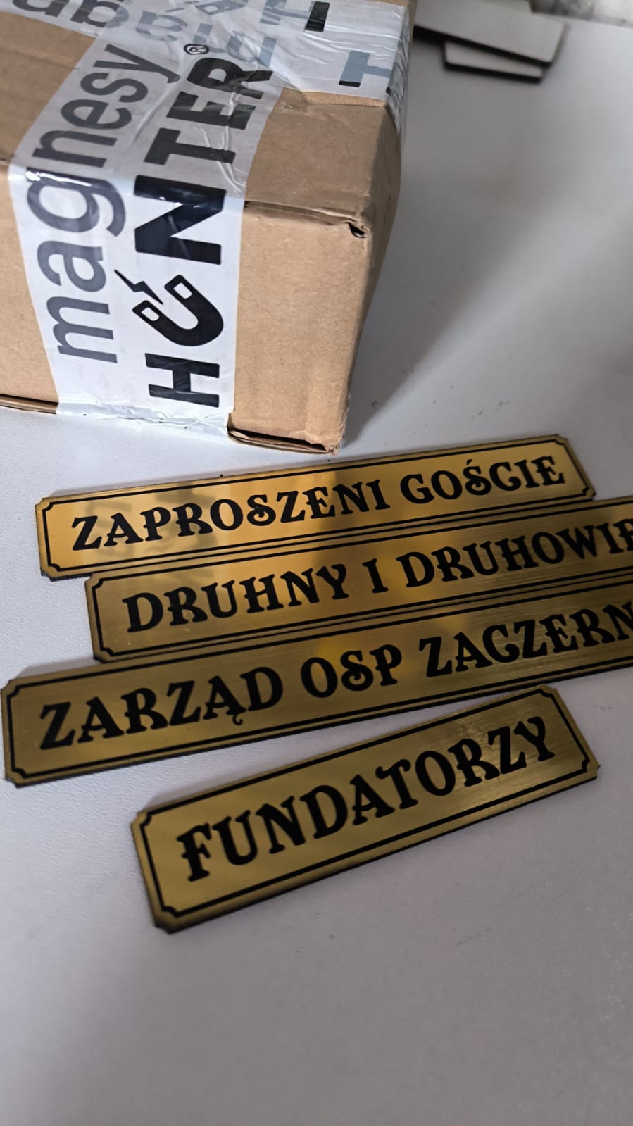 Tabliczki na tablice pamiątkową grawer